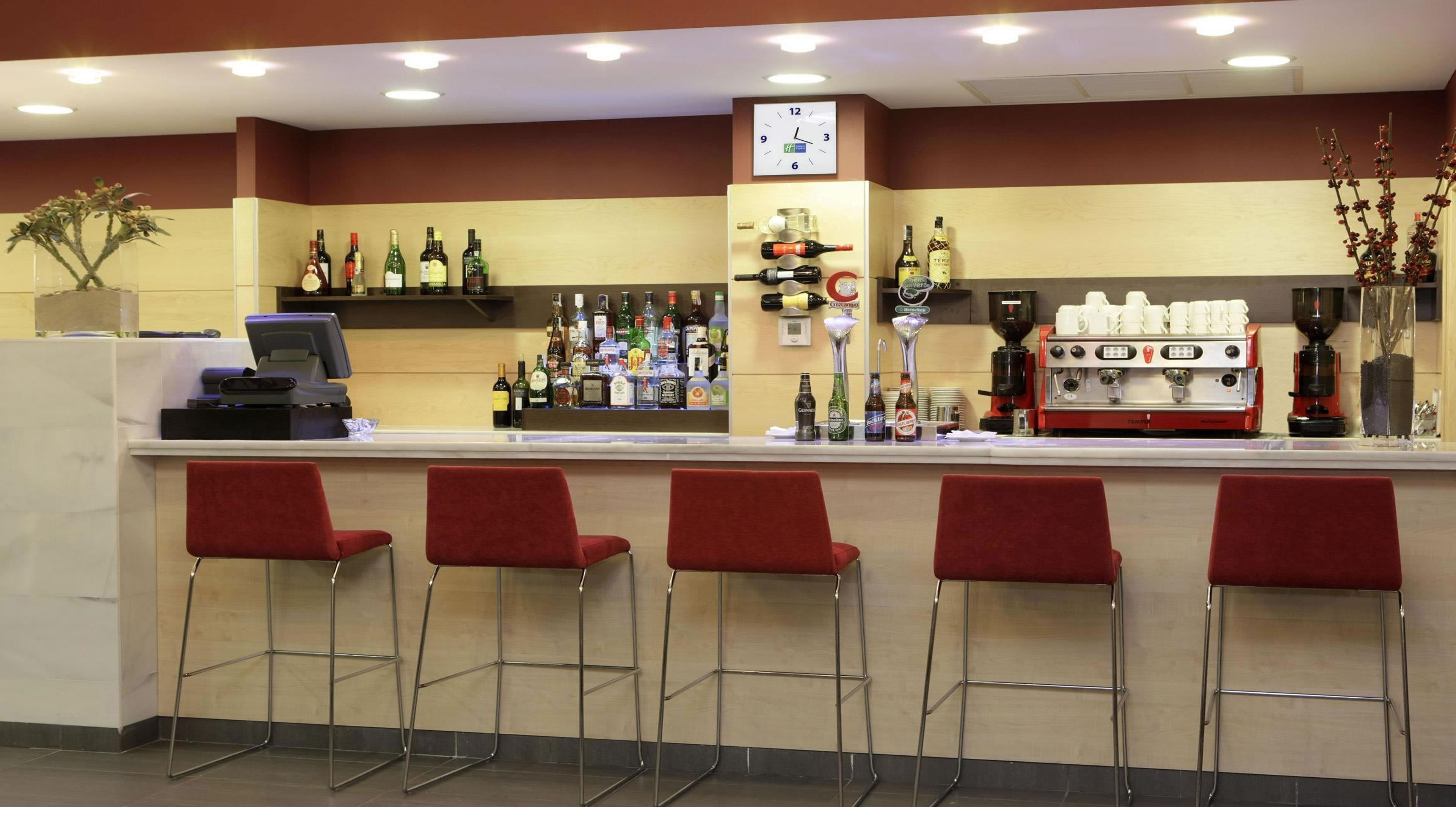 Holiday Inn Express Malaga Airport, An Ihg Hotel Restaurant photo